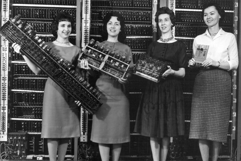 Arquivo:125743.213549-ENIAC-girls.jpg