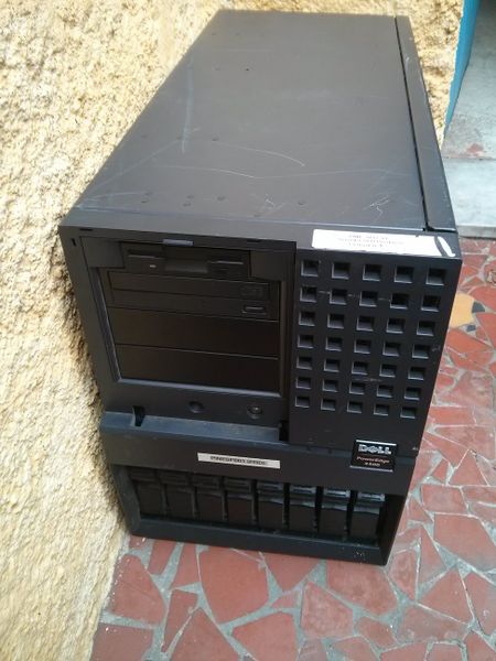 Arquivo:Dell 4400.jpg